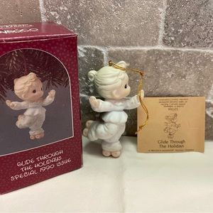 Precious Moments “Glide Through The Holidays”. Ornament